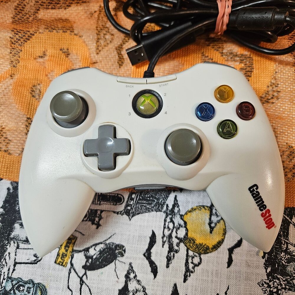 Xbox 360 Mad Catz GameStop Controller Wired w/ Breakway USB White Gray